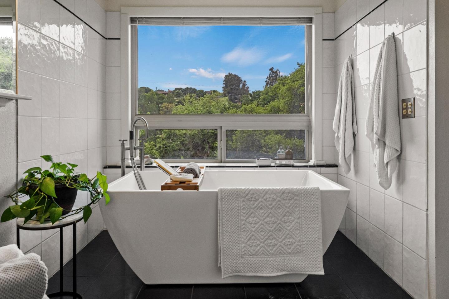 2 Mesa Del Sol Salinas, CA 93908 - Photo 25 of 61 a living room with furniture and a large window