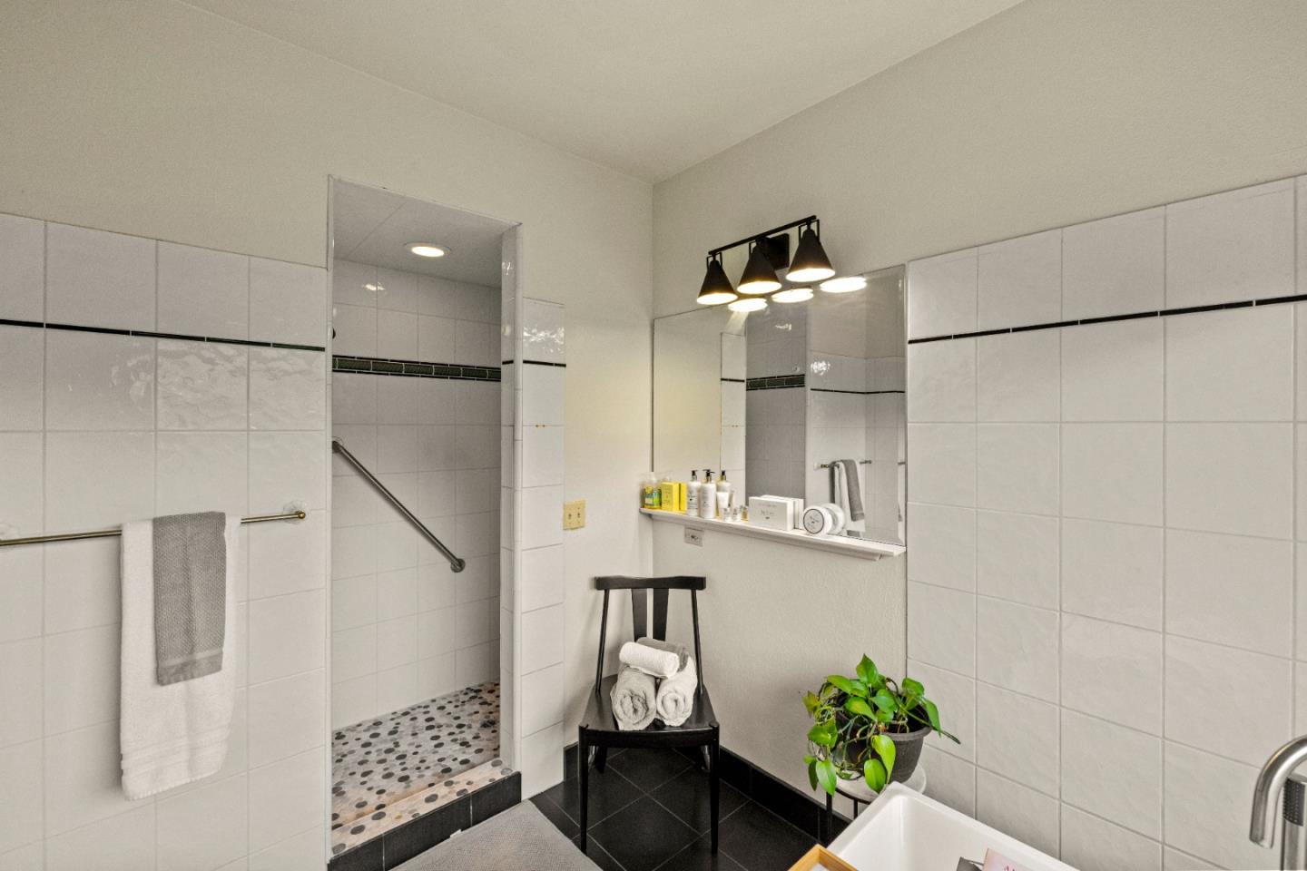 2 Mesa Del Sol Salinas, CA 93908 - Photo 27 of 61 a view of entryway and hall