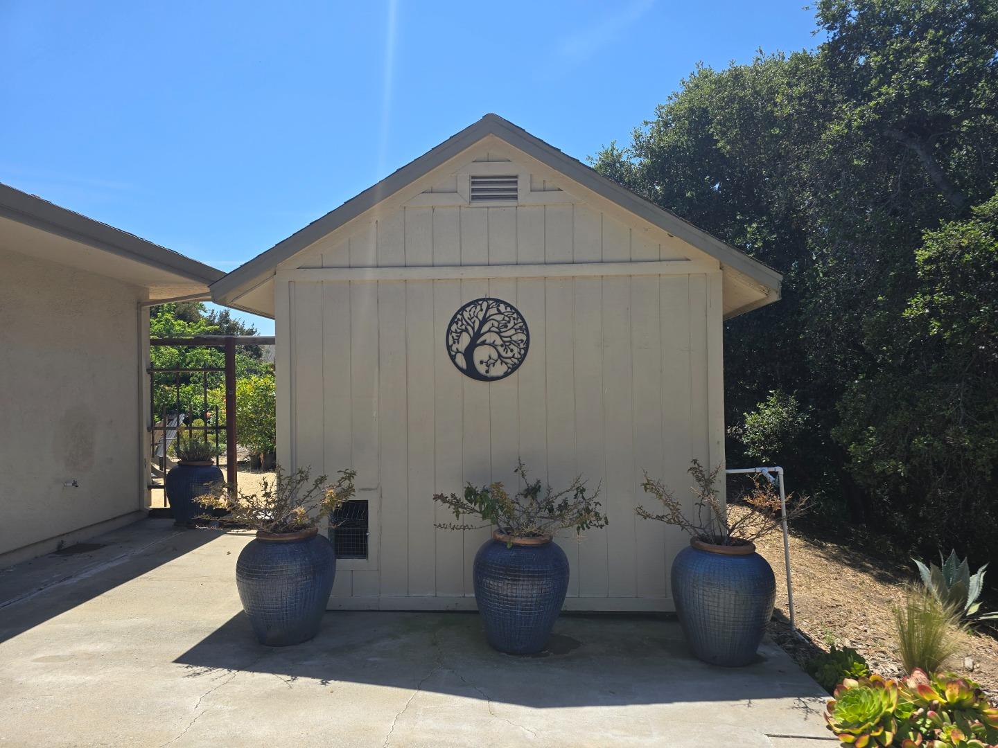 2 Mesa Del Sol Salinas, CA 93908 - Photo 30 of 61 a view of outdoor space and living room