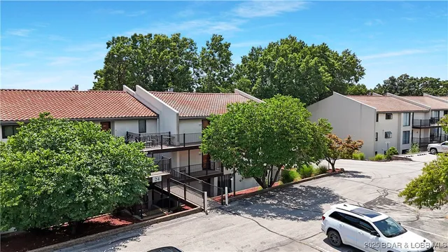 $175,000 | 24 East Casa Del Rio, Unit 693, Lake Ozark, MO 65049