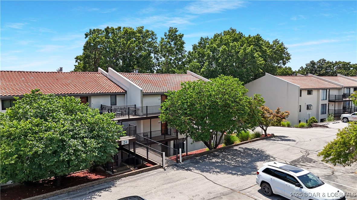 Beautiful Four Seasons Racquet & Country Club.