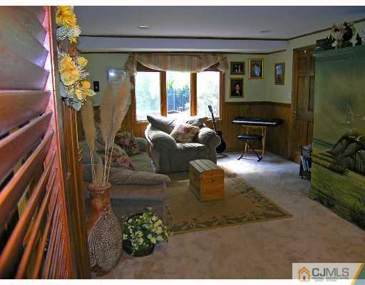 160 Stafford Road Colonia, NJ 07067 - Photo 4 of 8 Gallery Image 4
