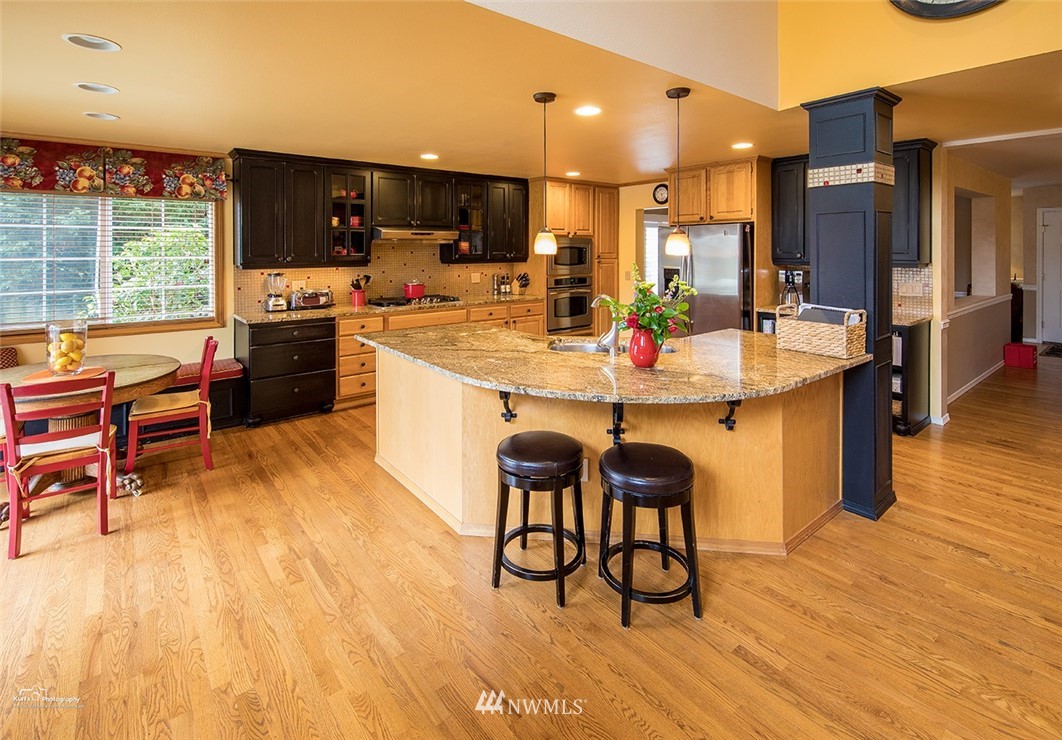 8422 Northeast 193rd Street Bothell, WA 98011 - Photo 8 of 25 Gallery Image 8