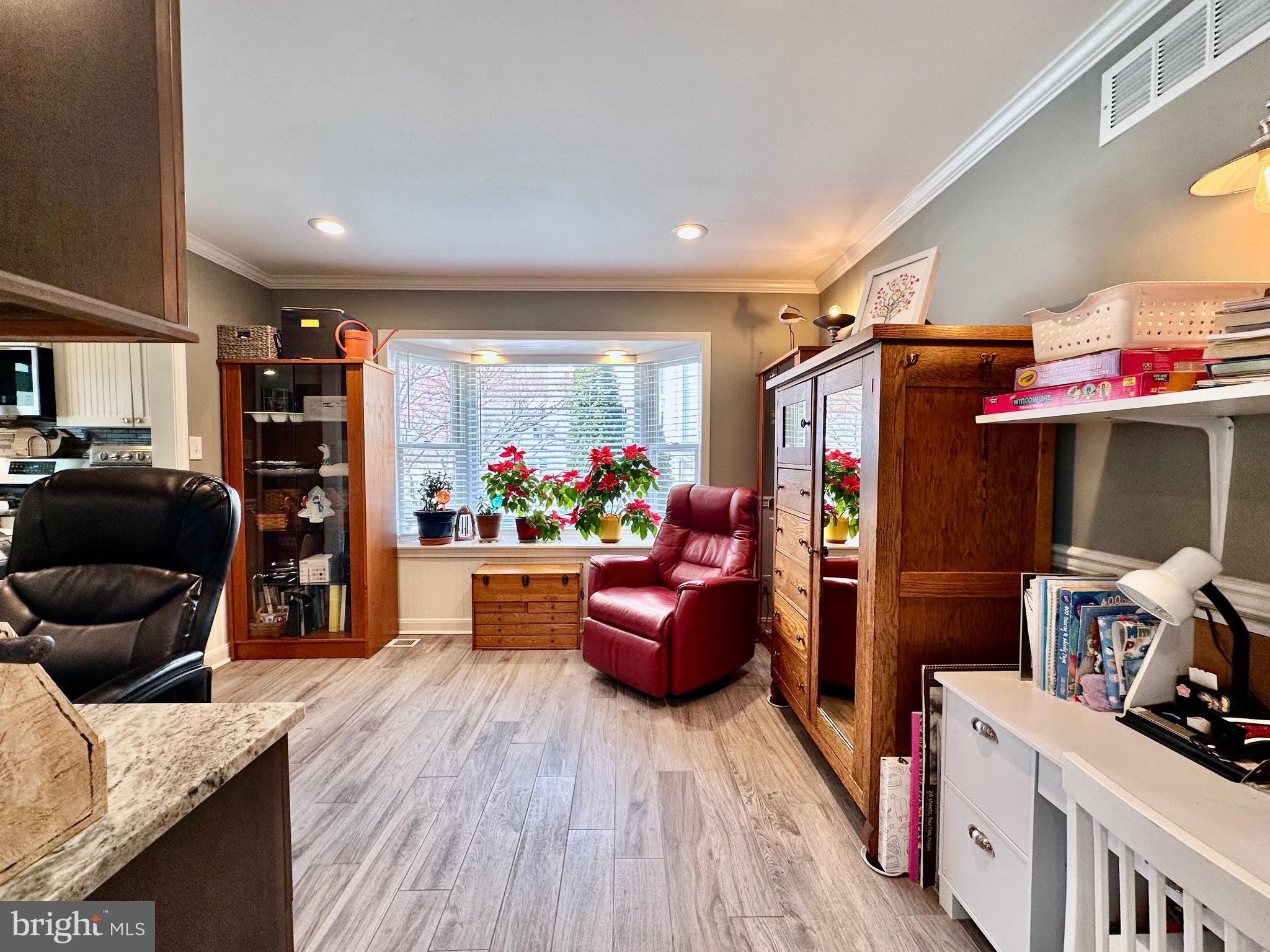 2116 Riverview Road Baltimore, MD 21221 - Photo 34 of 68 Great Versatile Space w/Beautiful Bay Window