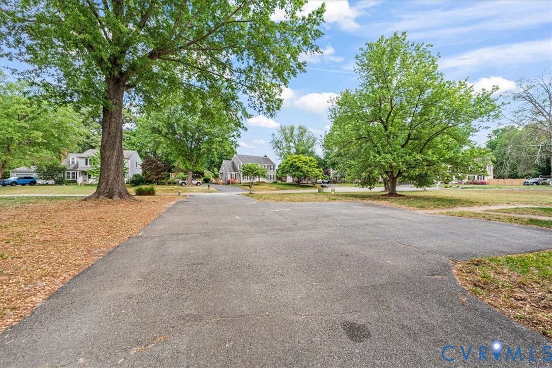 7435 Tangle Ridge Drive Mechanicsville, VA 23111 - Photo 8 of 49 LOTS OF PARKING SPACE