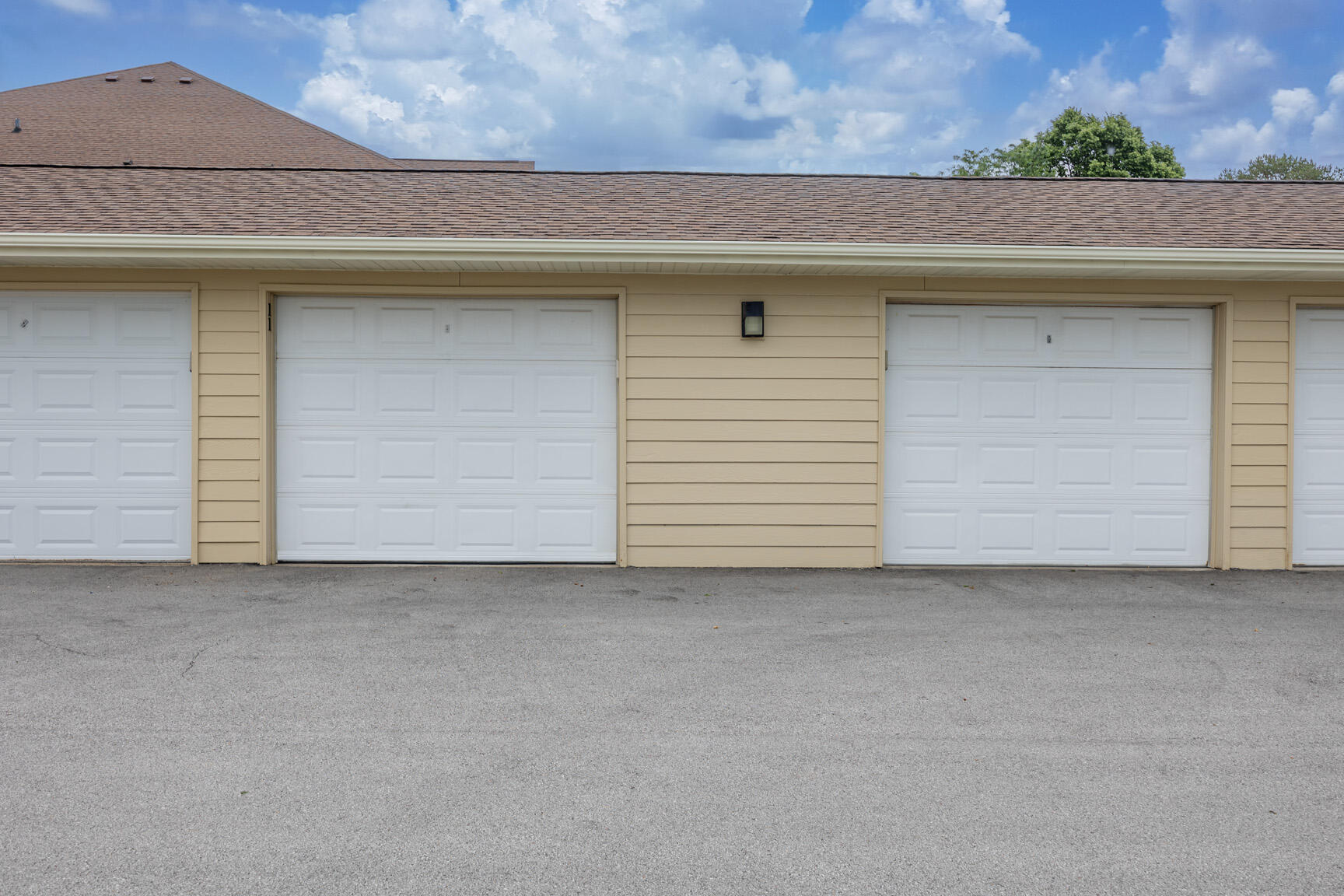 4835 Easy Street, Unit 11 Delafield, WI 53029 - Photo 24 of 25 Garage 11