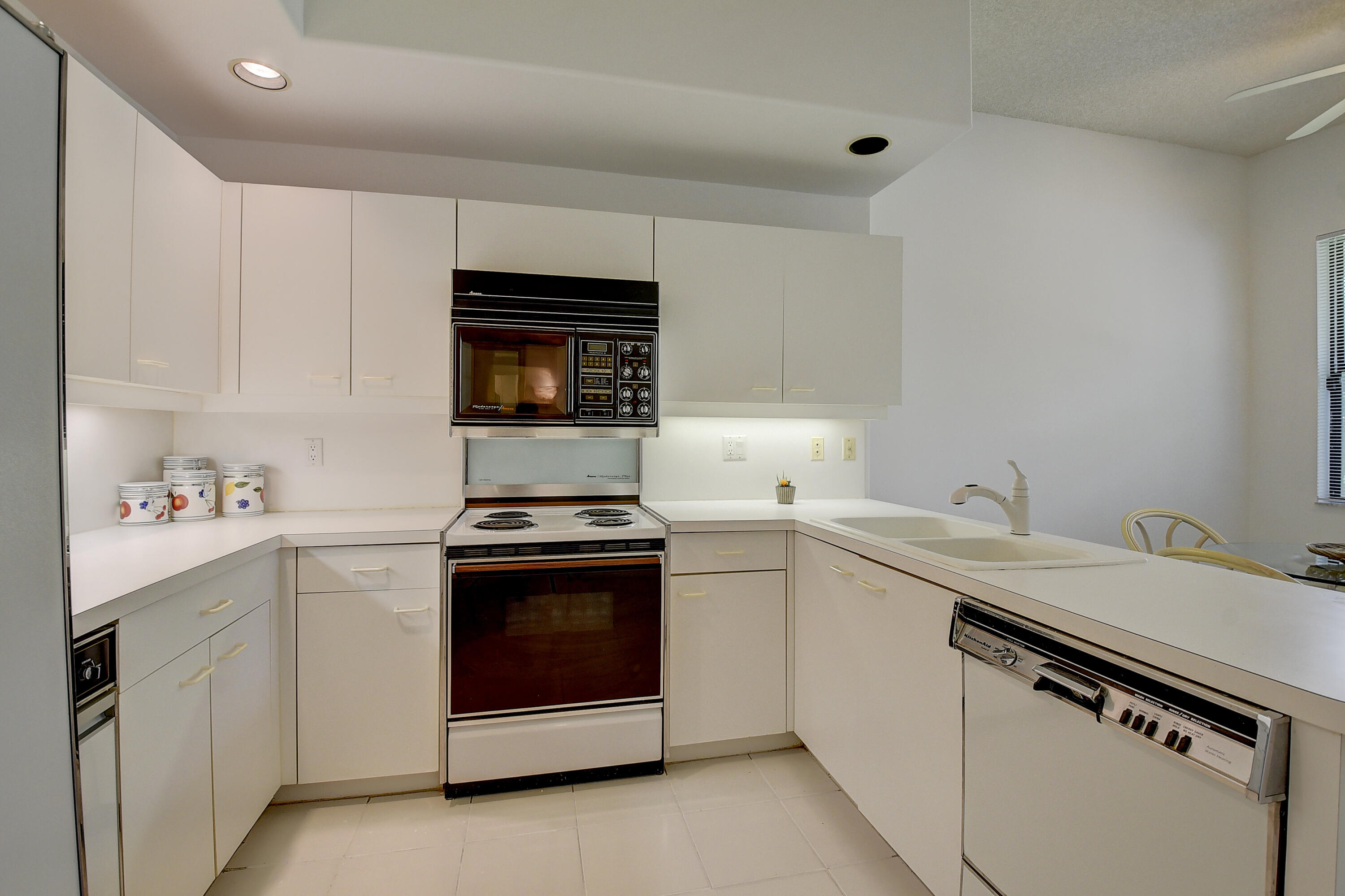 21181 Clubside Drive, Unit A Boca Raton, FL 33434 - Photo 17 of 86 2 (17)
