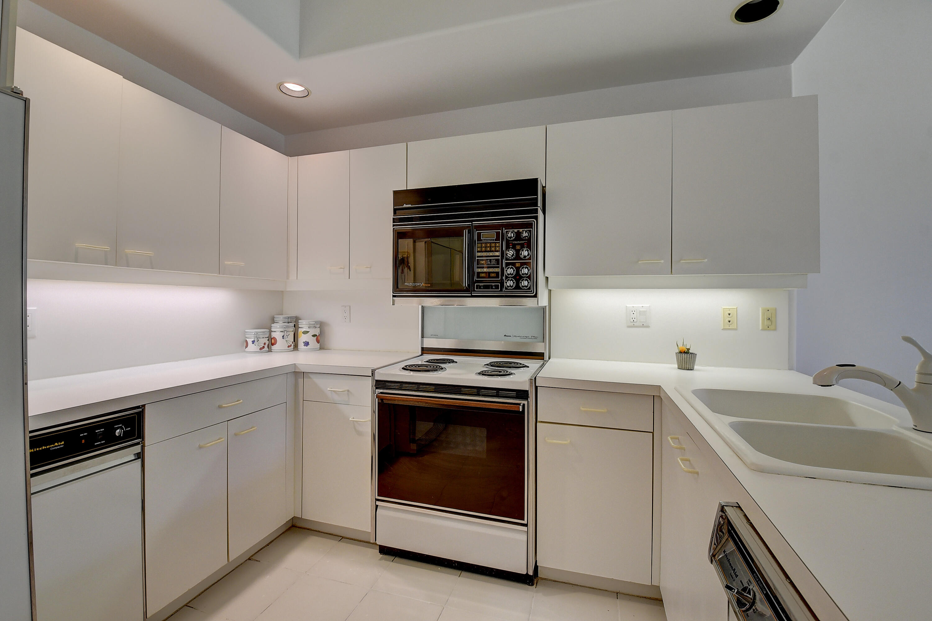 21181 Clubside Drive, Unit A Boca Raton, FL 33434 - Photo 18 of 86 2 (18)