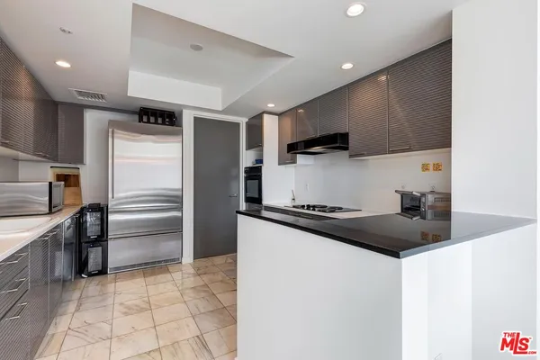 $10,500 | 10520 Wilshire Boulevard, Unit 1207, Los Angeles, CA 90024
