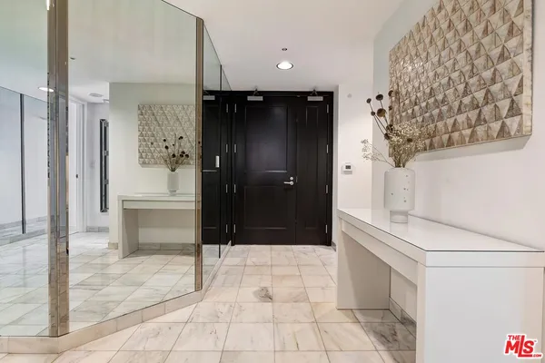 $10,500 | 10520 Wilshire Boulevard, Unit 1207, Los Angeles, CA 90024