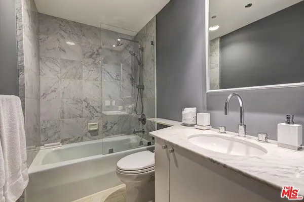 $10,500 | 10520 Wilshire Boulevard, Unit 1207, Los Angeles, CA 90024