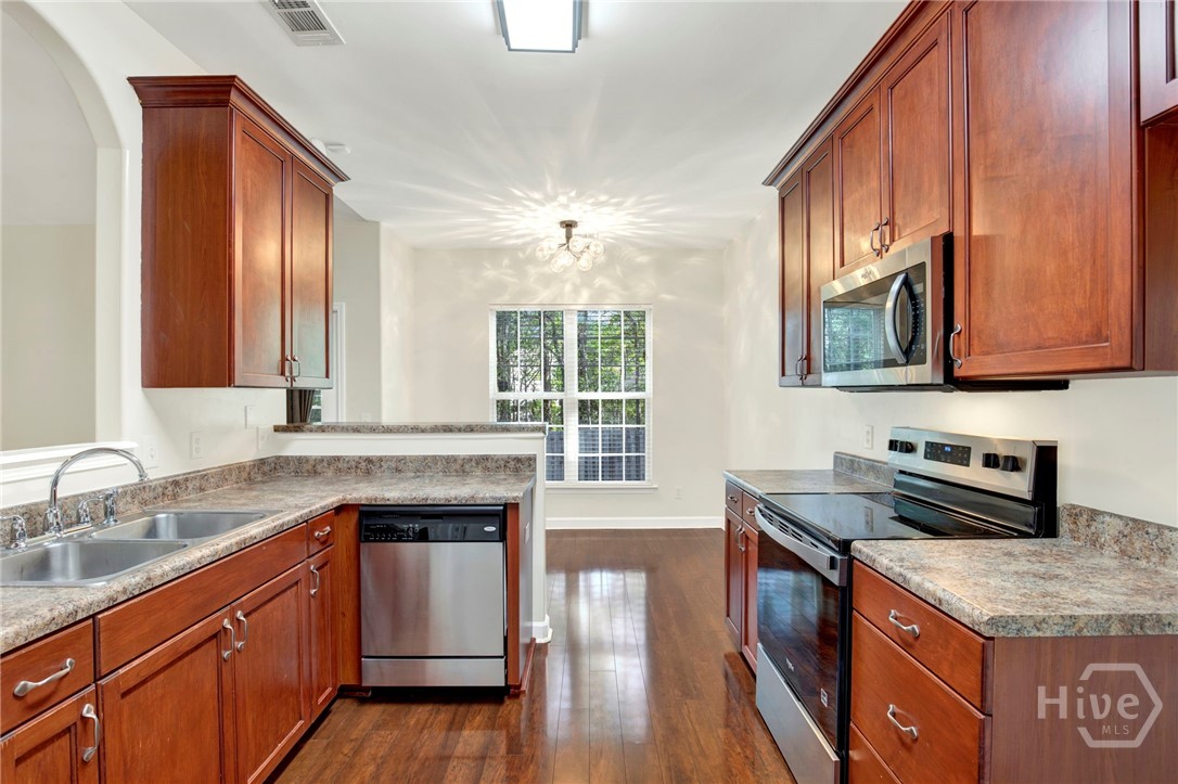 110 Austin Way Savannah, GA 31419 - Photo 15 of 44 Kitchen