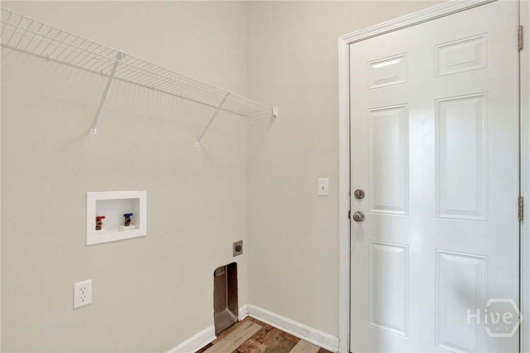 110 Austin Way Savannah, GA 31419 - Photo 18 of 44 Laundry Room