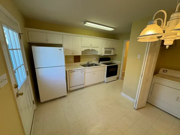 $1,250 | 442 Flowing Creek Drive, Evans, GA 30809