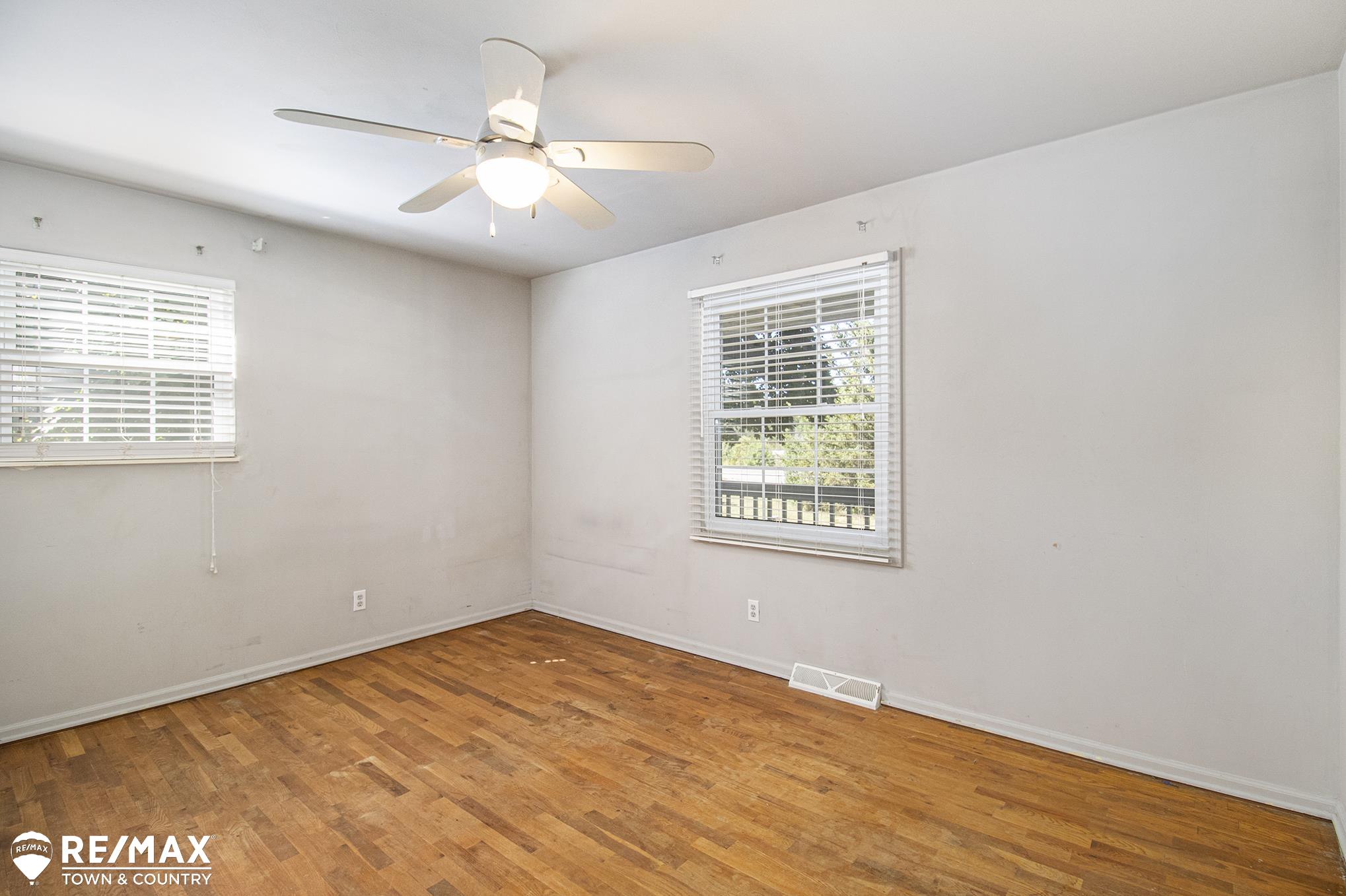 8071 Carpenter Road Flushing, MI 48433 - Photo 12 of 26 Gallery Image 12