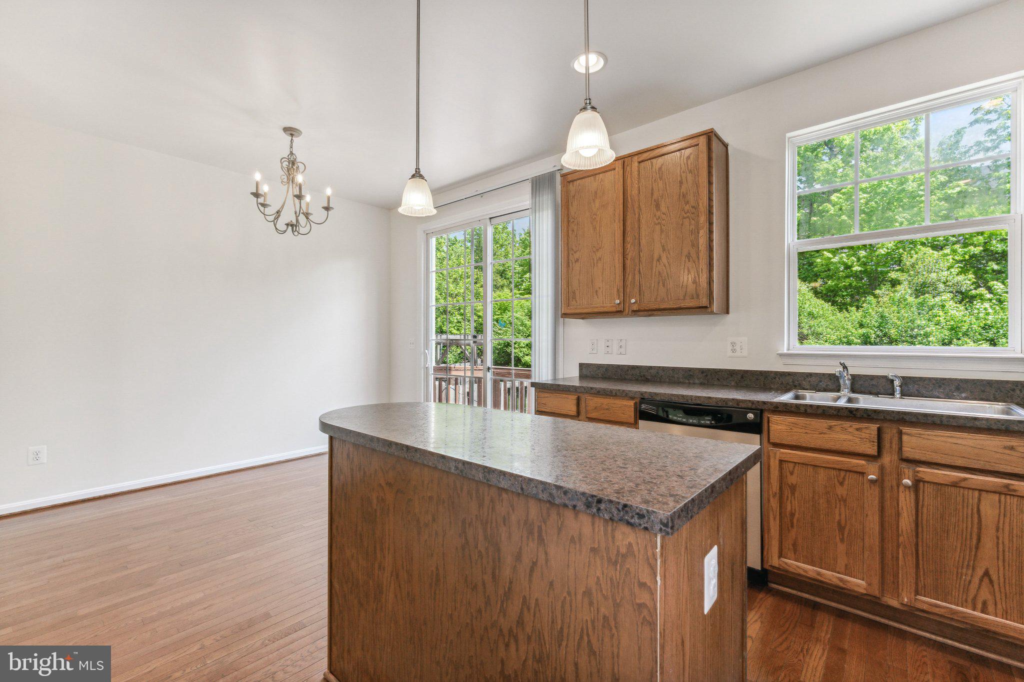 11896 Benton Lake Road Bristow, VA 20136 - Photo 12 of 27 Bright kitchen with natural light.