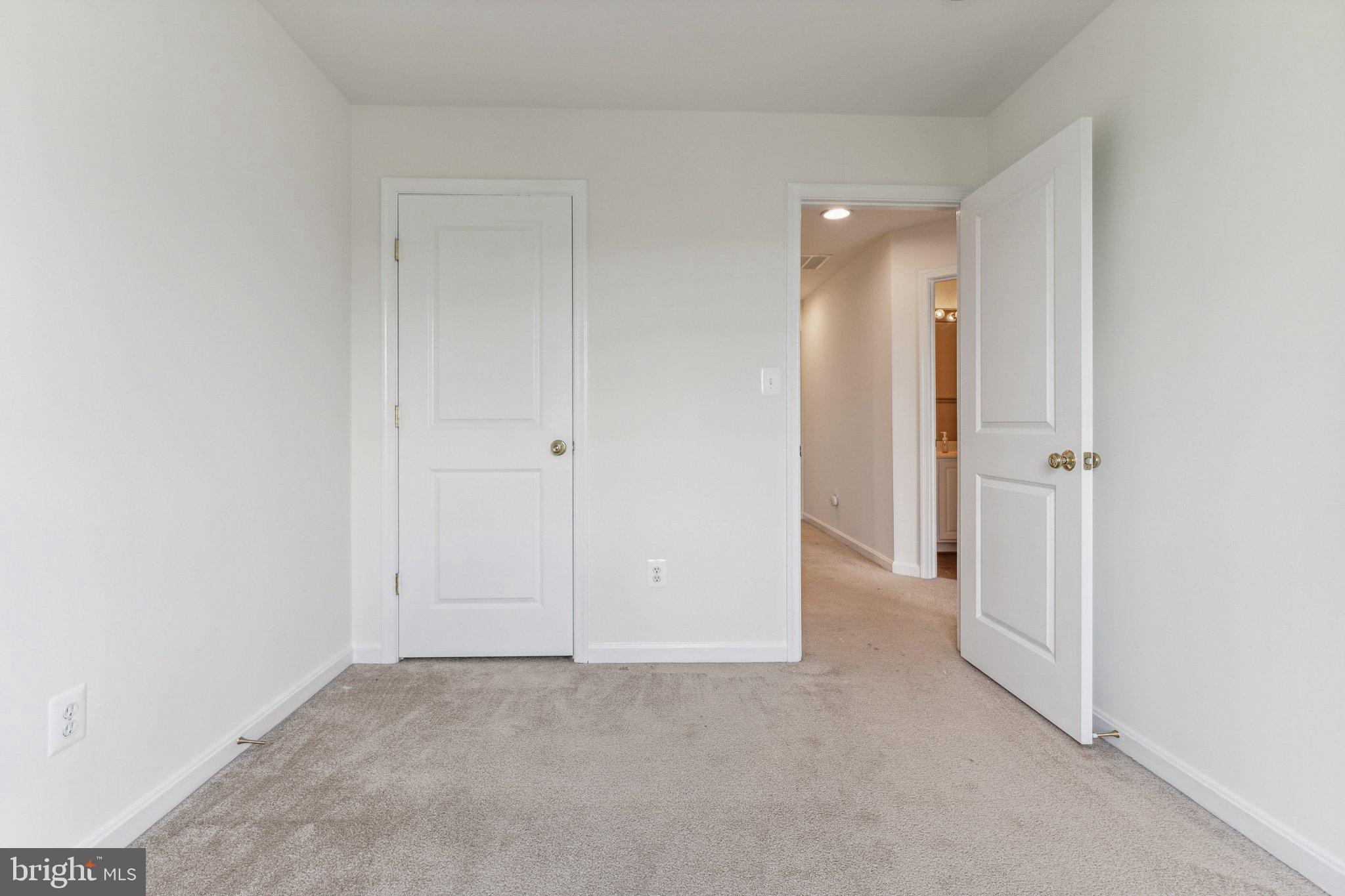 11896 Benton Lake Road Bristow, VA 20136 - Photo 15 of 27 Bright and airy room with potential.