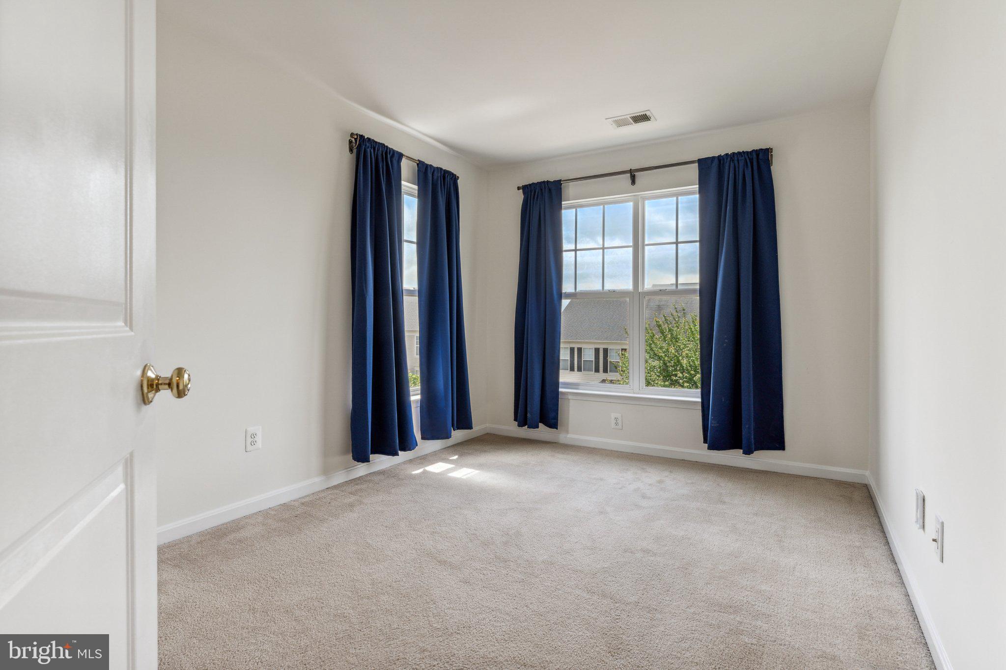 11896 Benton Lake Road Bristow, VA 20136 - Photo 16 of 27 Bright and airy room with scenic views.