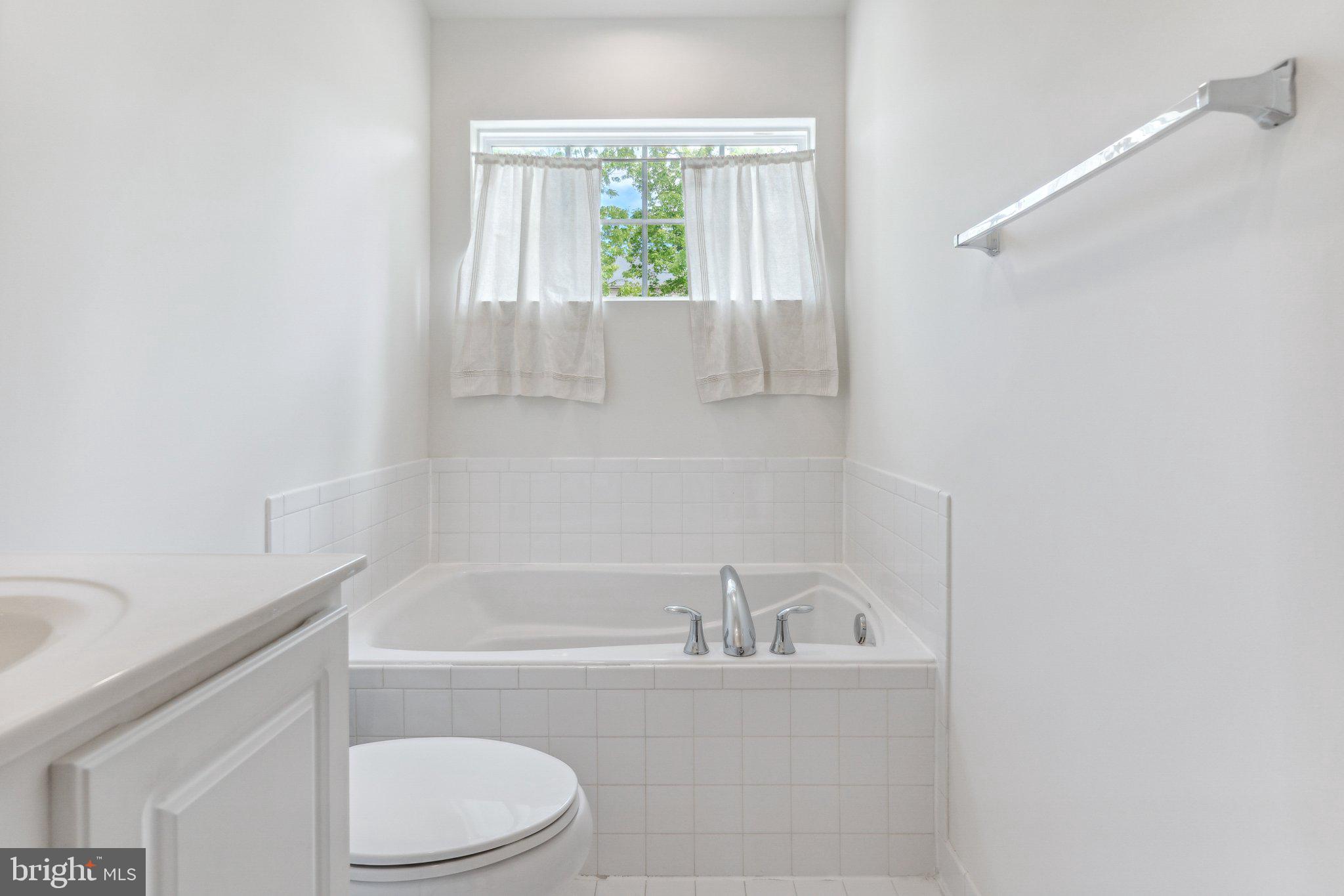 11896 Benton Lake Road Bristow, VA 20136 - Photo 23 of 27 Bright and airy bathroom retreat.