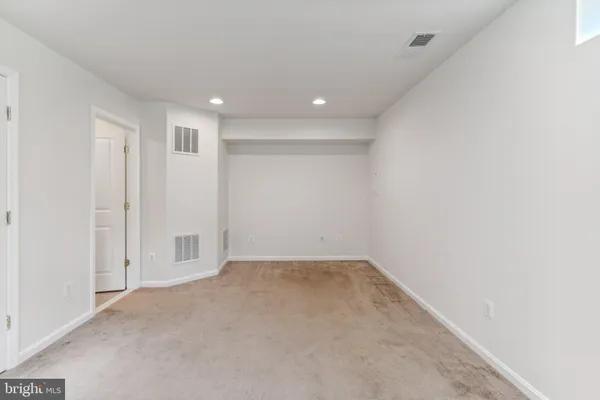 an empty room with a empty space