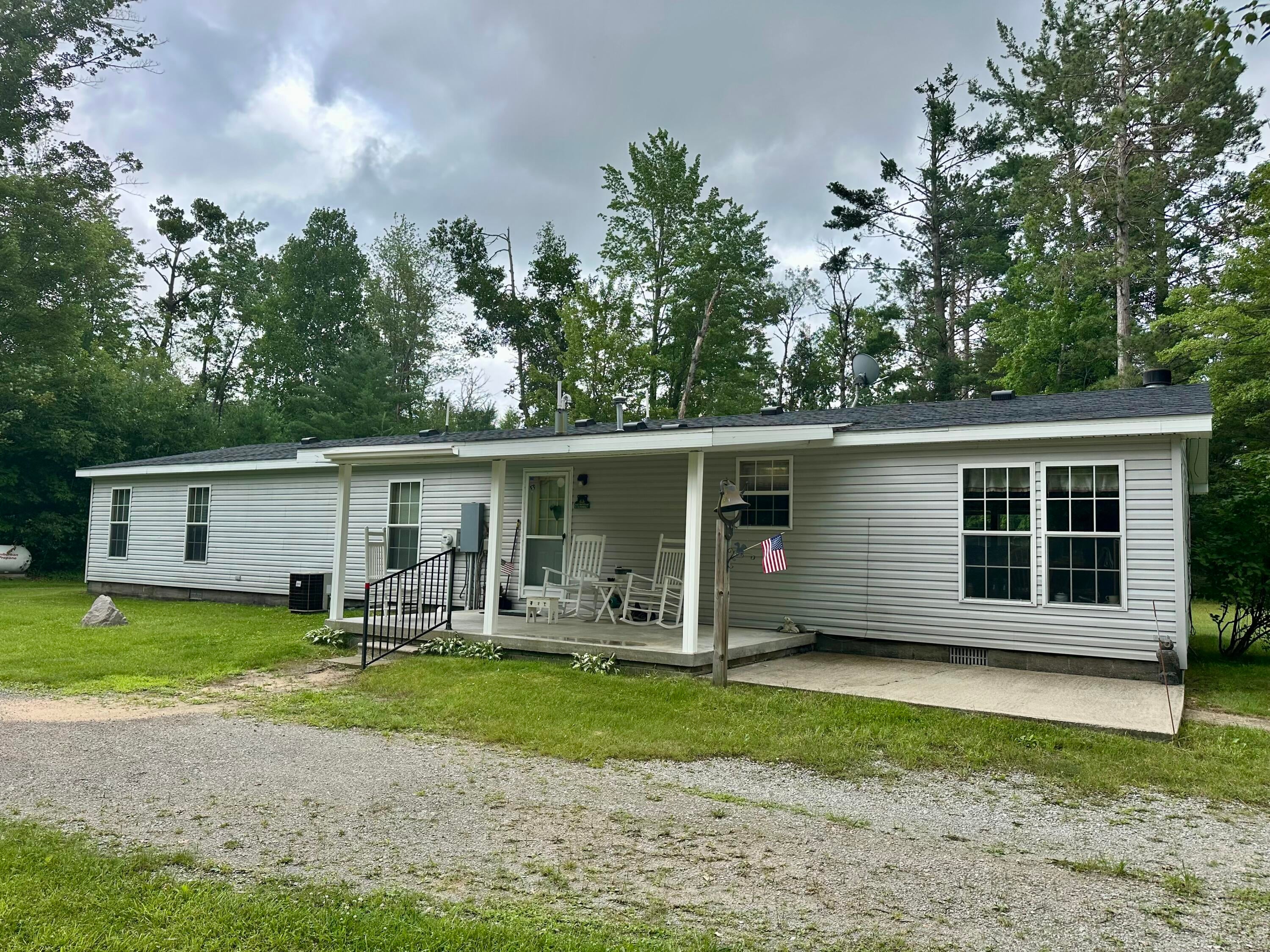 18860 Lockwood Lake Road Atlanta, MI 49709 - Photo 37 of 47