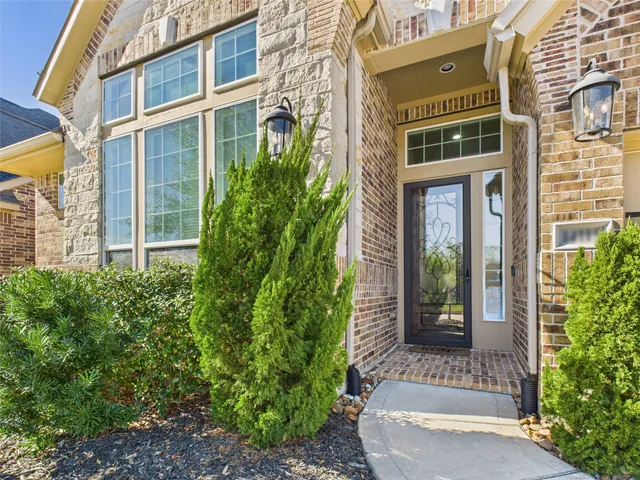 $554,900 | 14115 Dunsmore Landing Drive, Houston, TX 77059