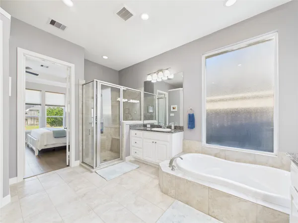 $549,900 | 14115 Dunsmore Landing Drive, Houston, TX 77059
