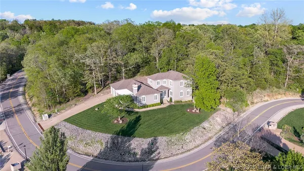 $649,900 | 470 Regency Cove Drive, Four Seasons, MO 65049