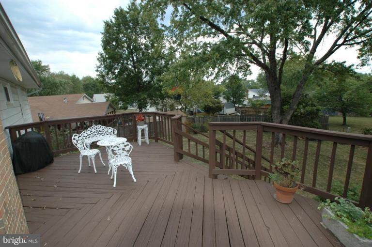 704 North York Road Sterling, VA 20164 - Photo 12 of 12 Deck
