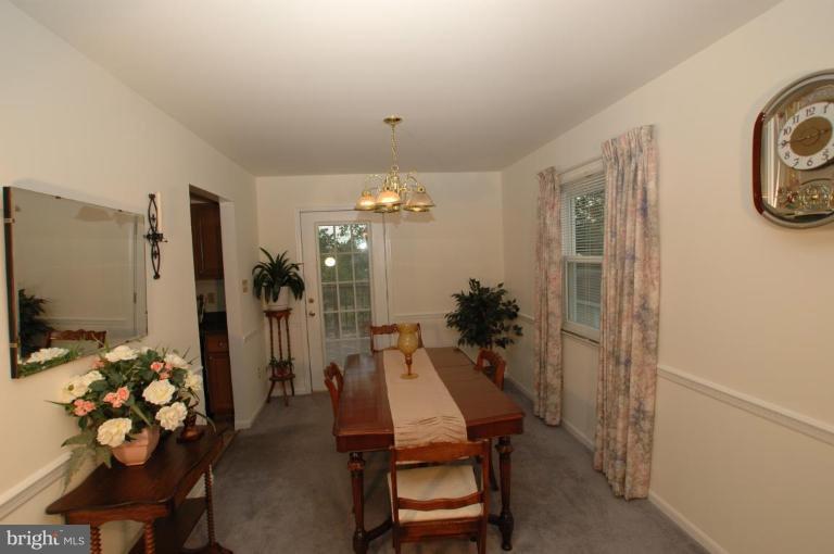 704 North York Road Sterling, VA 20164 - Photo 3 of 12 Dining Room