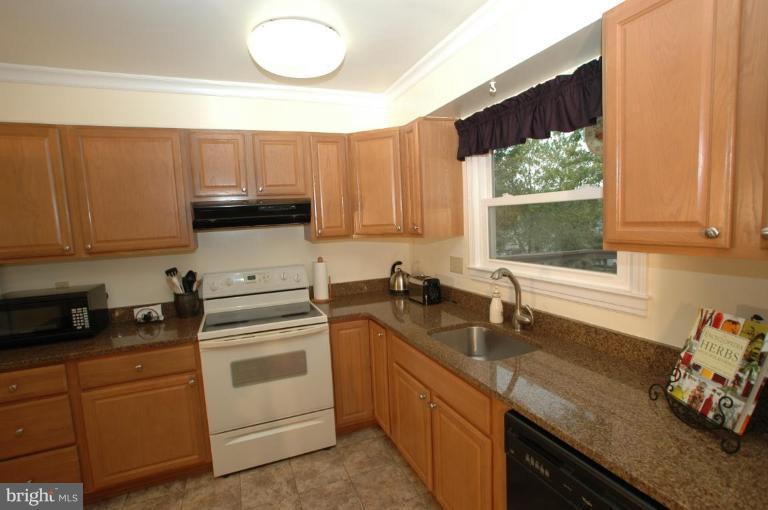 704 North York Road Sterling, VA 20164 - Photo 4 of 12 Kitchen