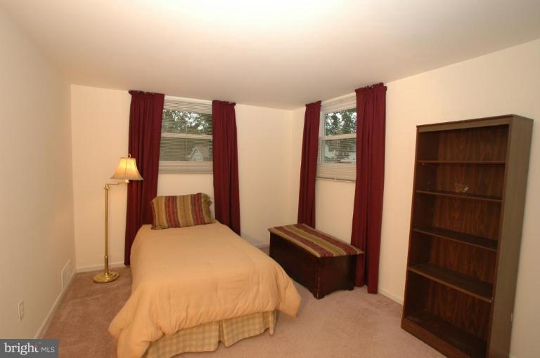 704 North York Road Sterling, VA 20164 - Photo 8 of 12 Bedroom #4