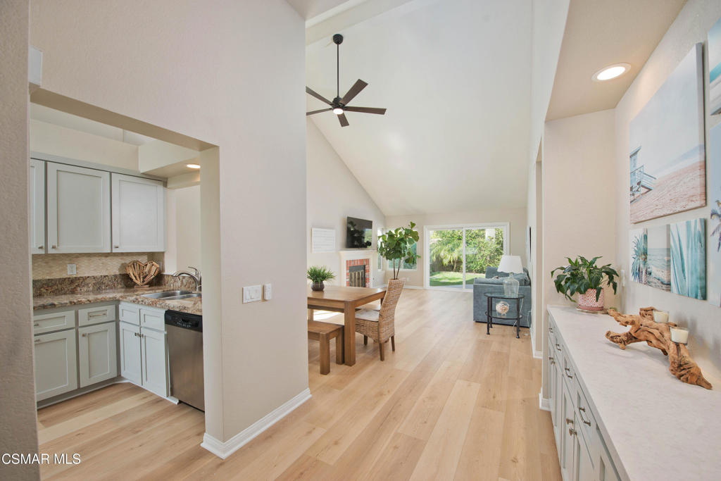 65 Iron Ridge Lane Simi Valley, CA 93065 - Photo 5 of 33