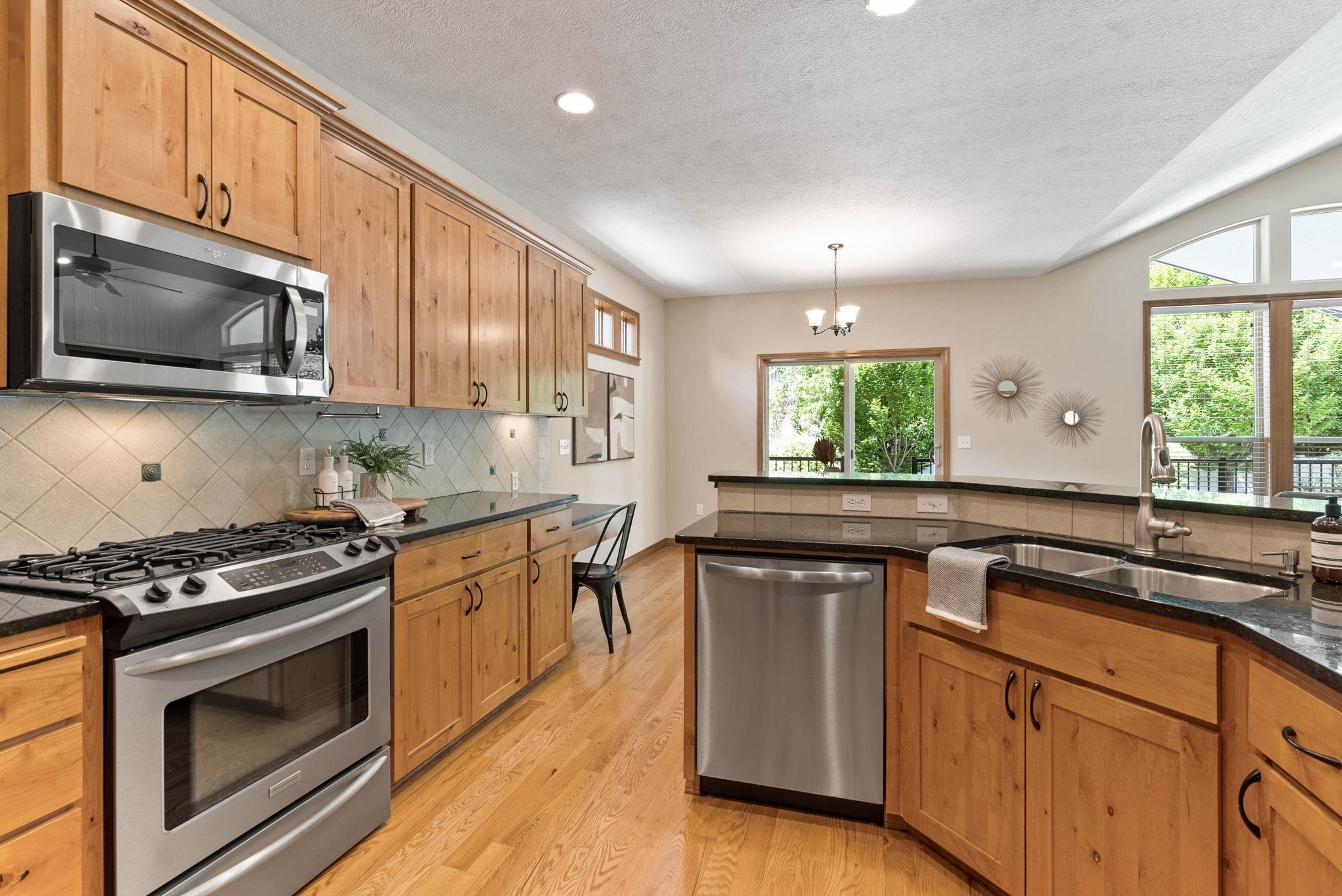 2614 West Hawthorne Road Spokane, WA 99208 - Photo 14 of 38