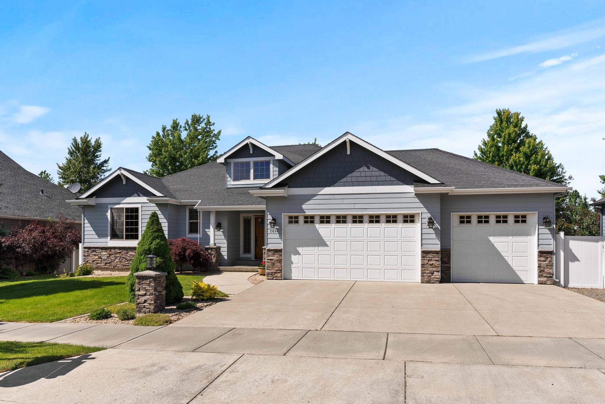 2614 West Hawthorne Road Spokane, WA 99208 - Photo 2 of 38