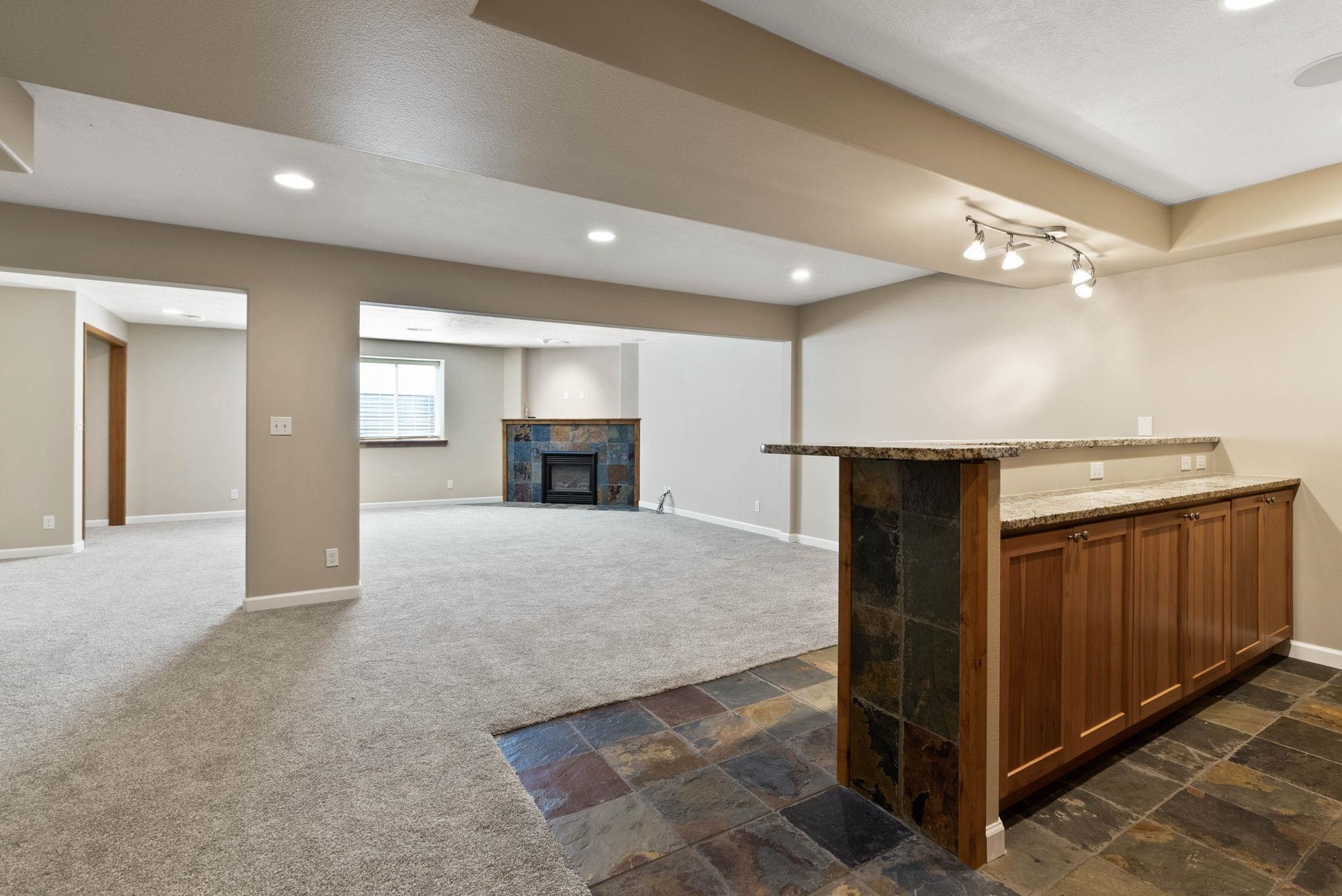 2614 West Hawthorne Road Spokane, WA 99208 - Photo 21 of 38