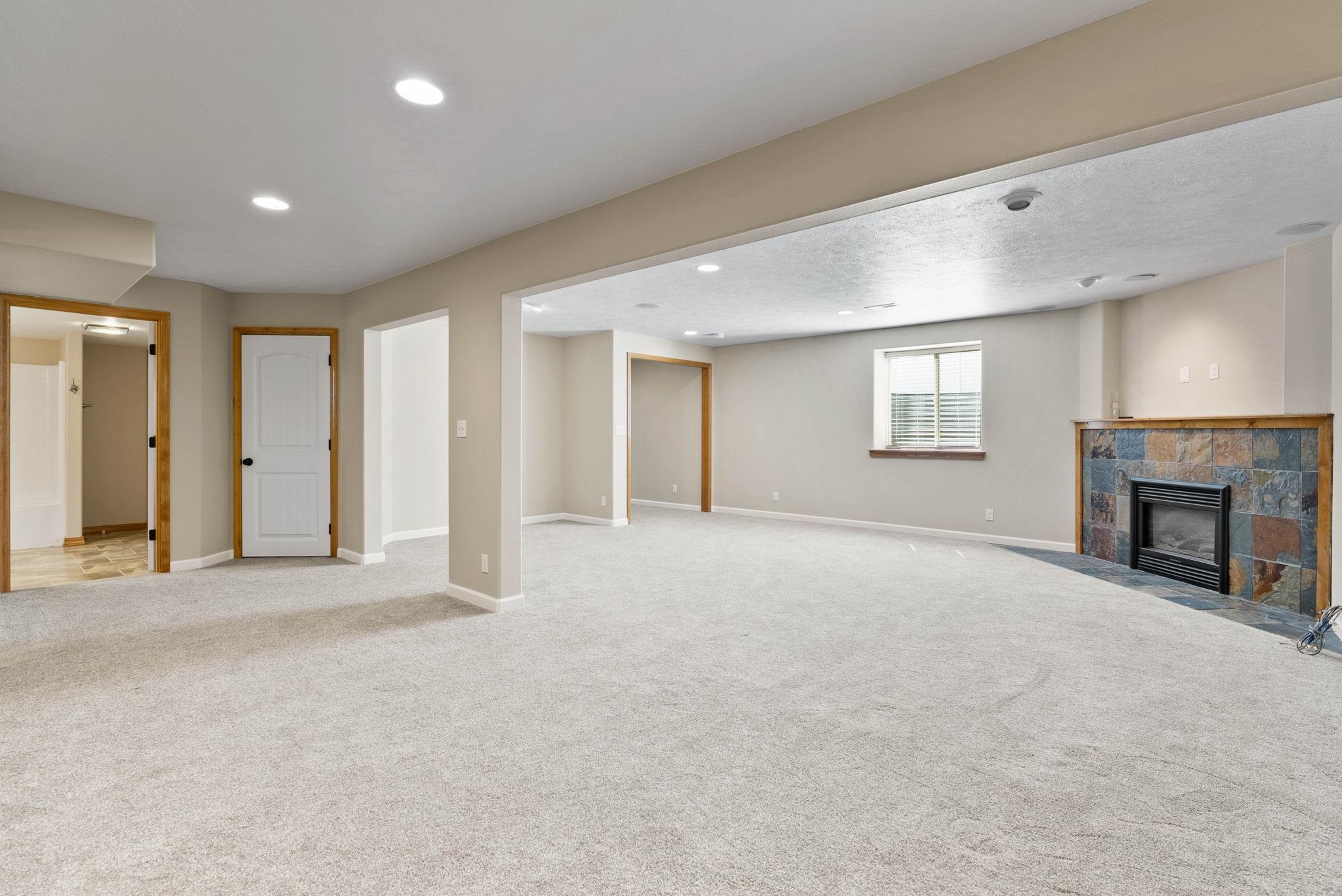 2614 West Hawthorne Road Spokane, WA 99208 - Photo 22 of 38