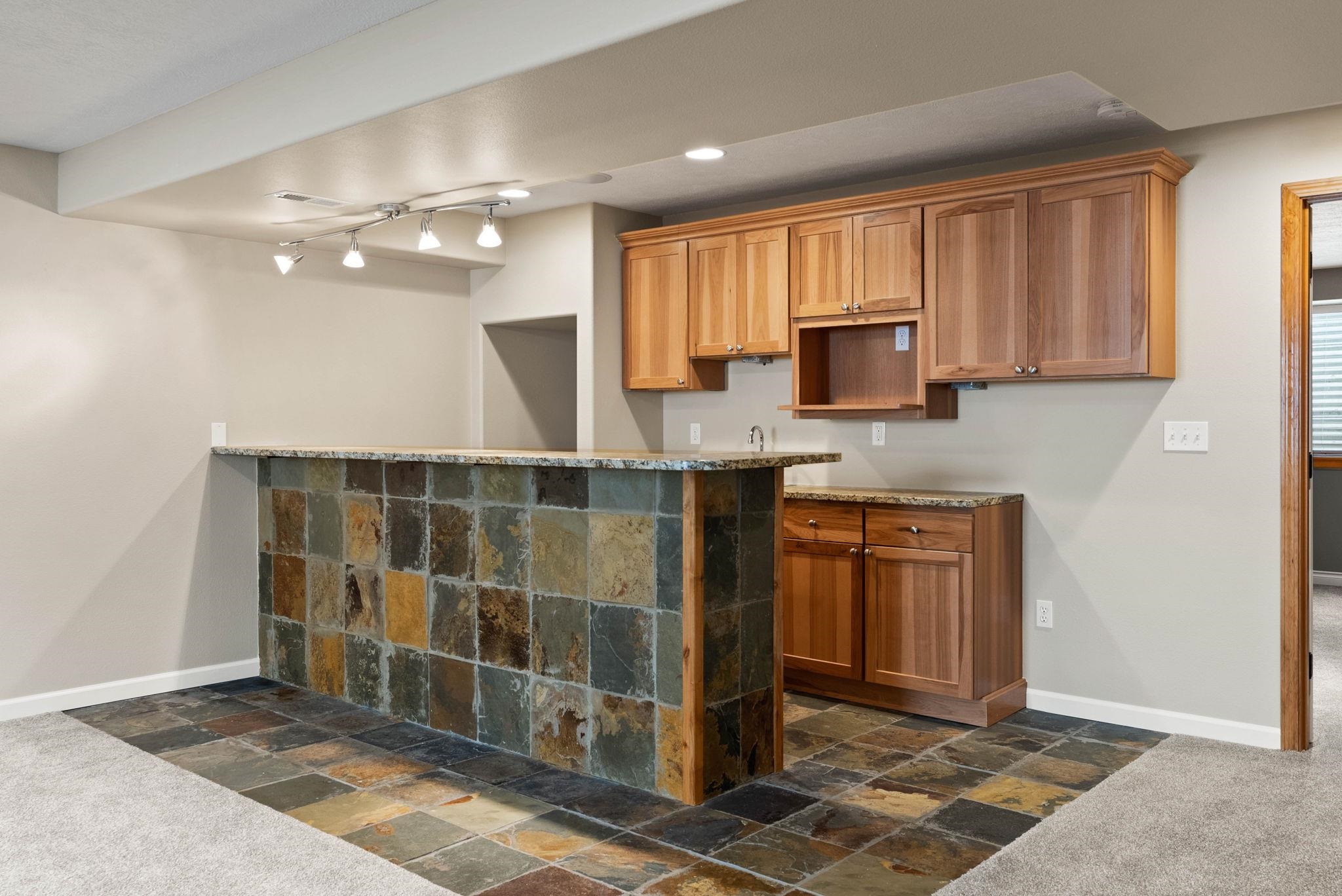 2614 West Hawthorne Road Spokane, WA 99208 - Photo 23 of 38