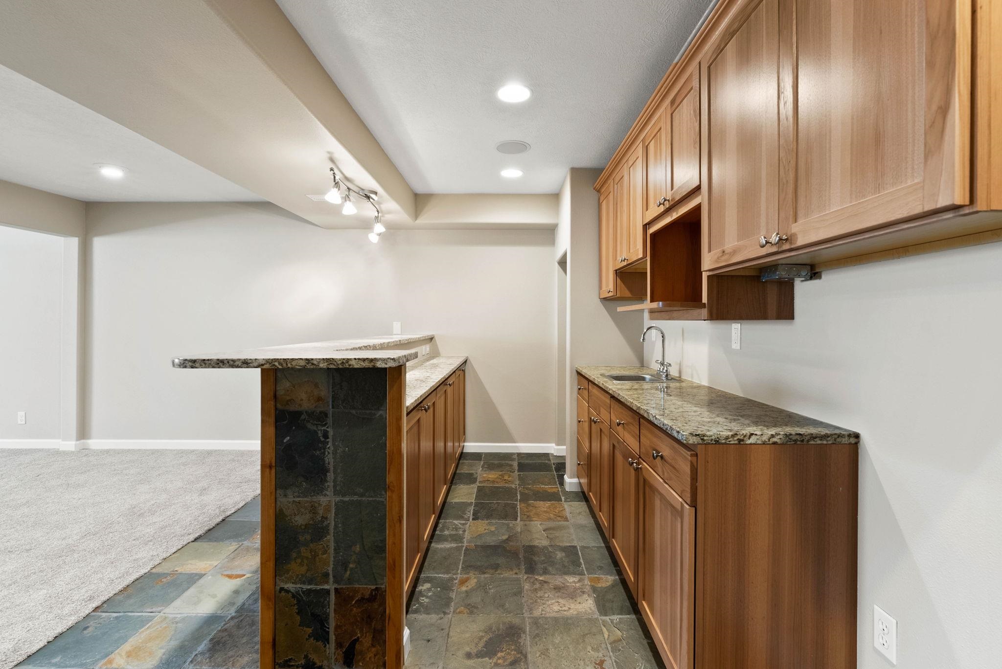2614 West Hawthorne Road Spokane, WA 99208 - Photo 24 of 38