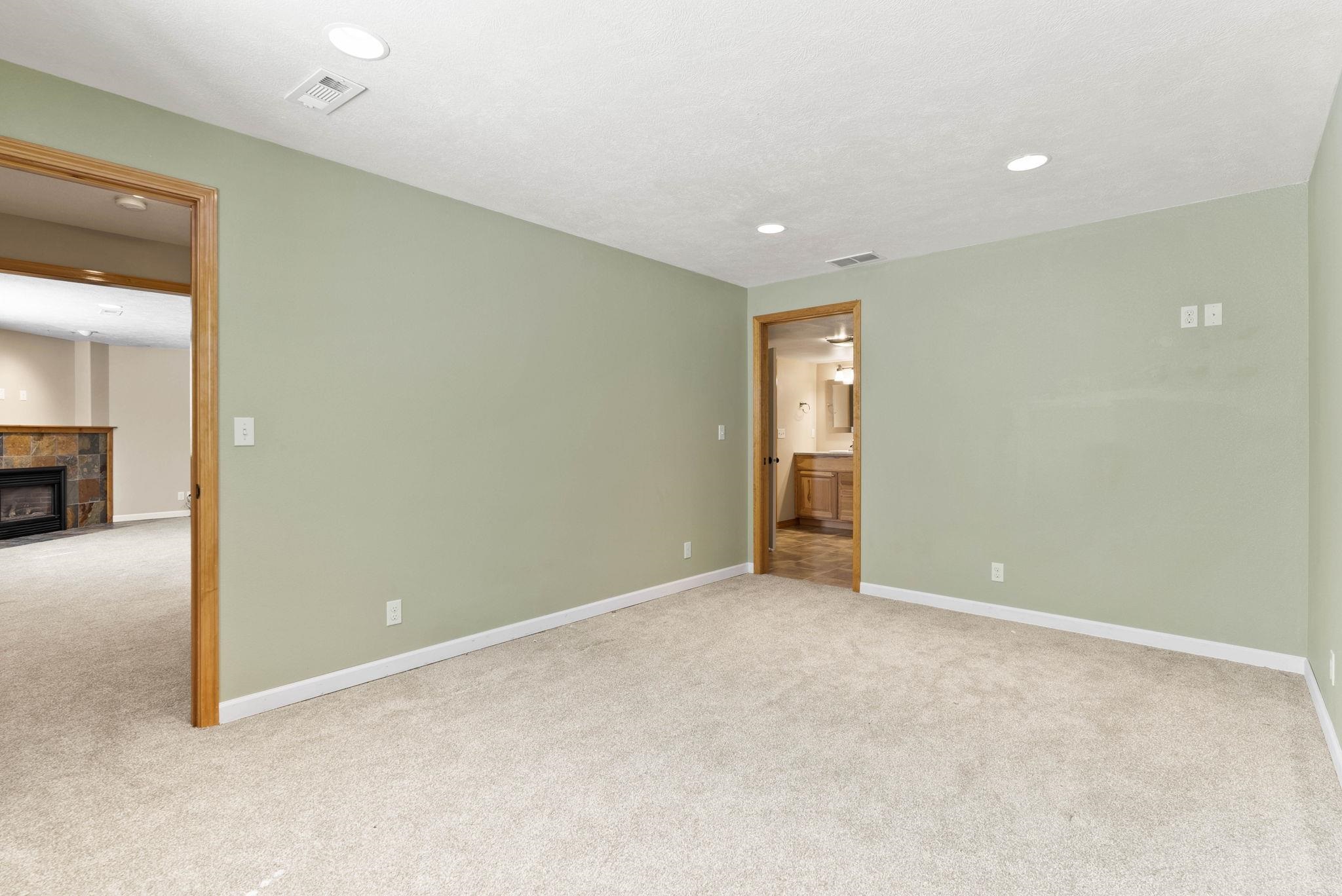 2614 West Hawthorne Road Spokane, WA 99208 - Photo 26 of 38