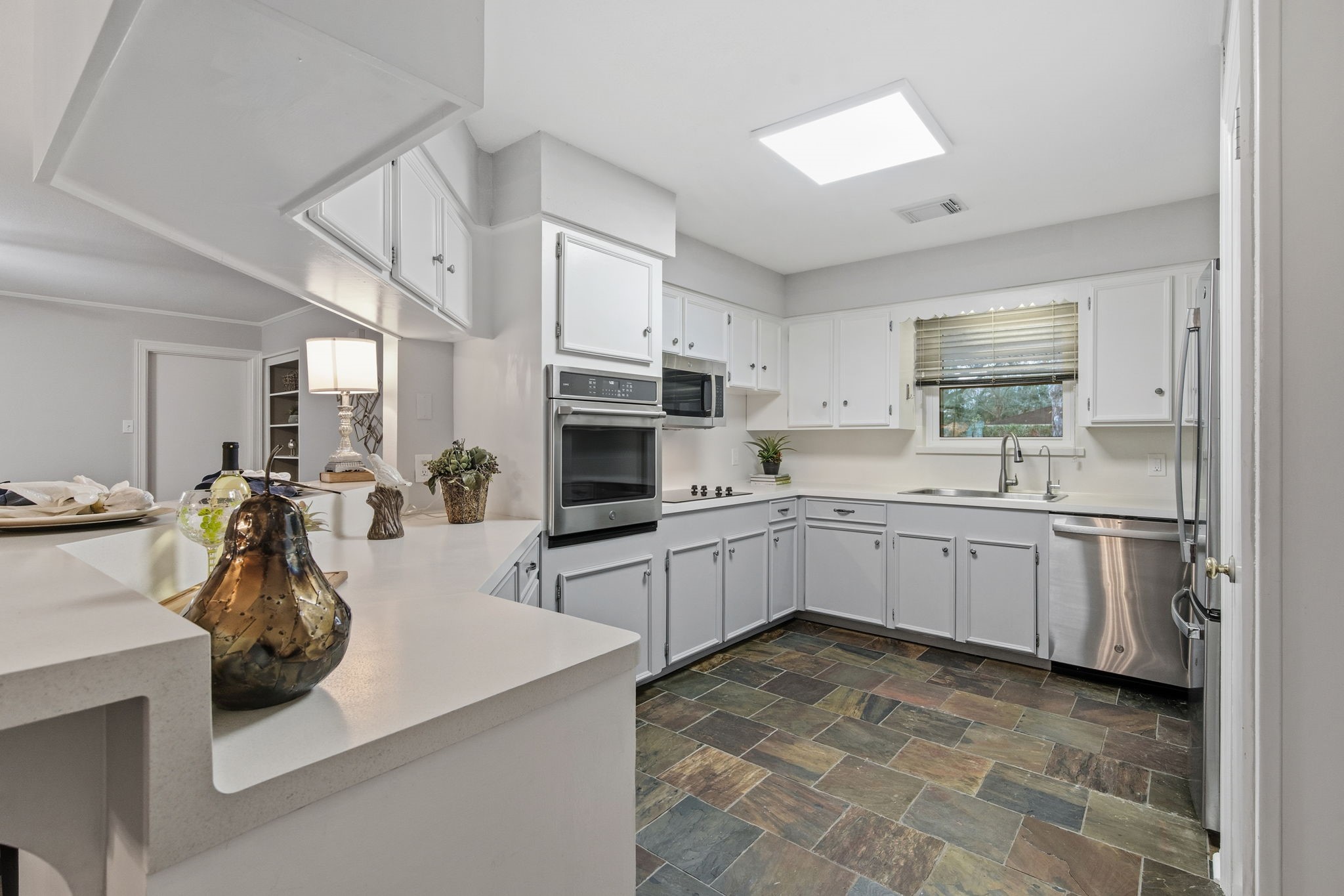 2531 Thelma Street Pearland, TX 77581 - Photo 6 of 25