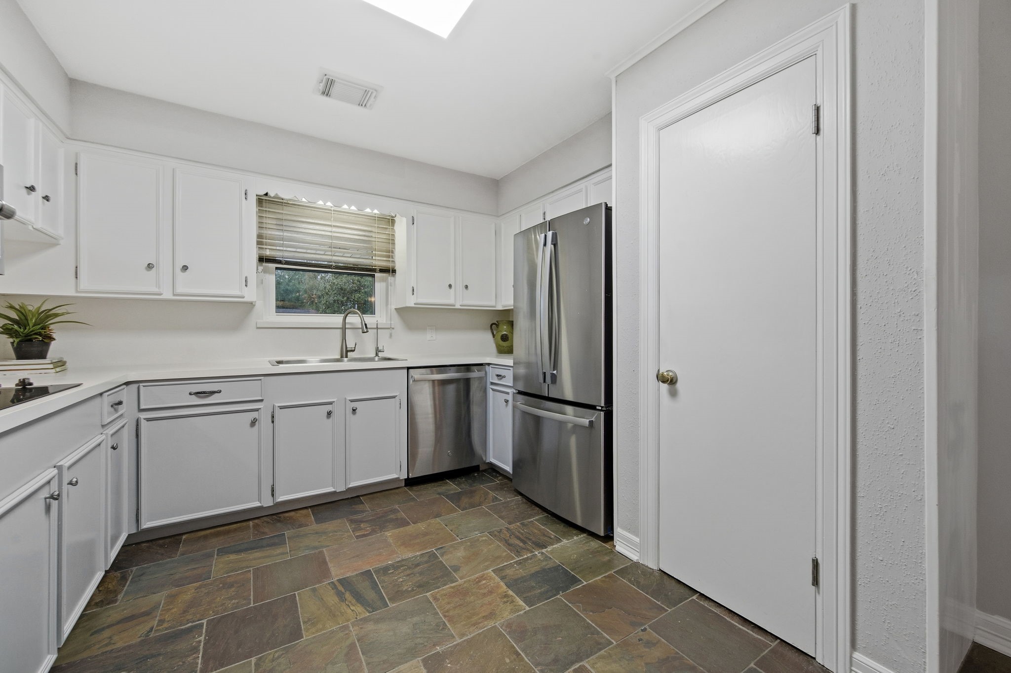 2531 Thelma Street Pearland, TX 77581 - Photo 9 of 25