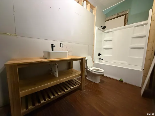 $32,500 | 409 North McArthur Street, Macomb, IL 61455