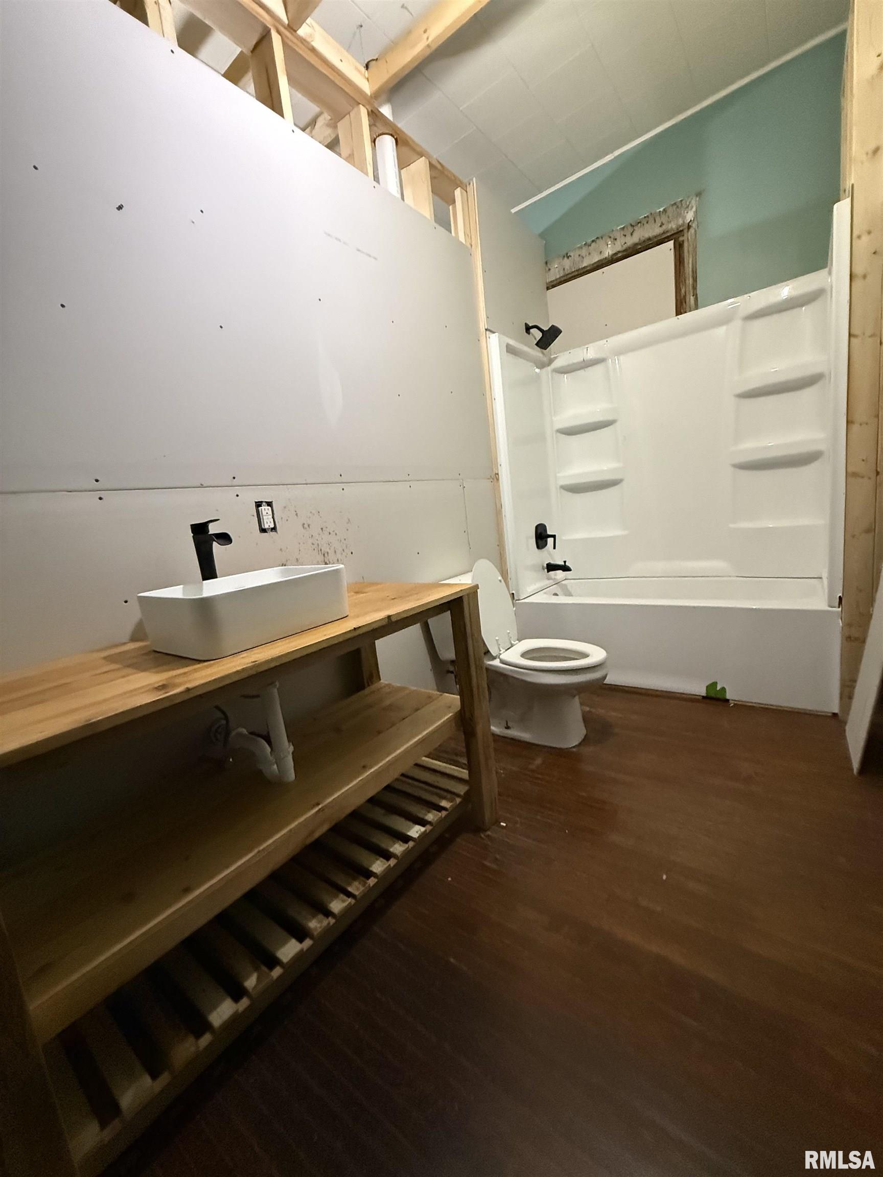 409 North McArthur Street Macomb, IL 61455 - Photo 13 of 21