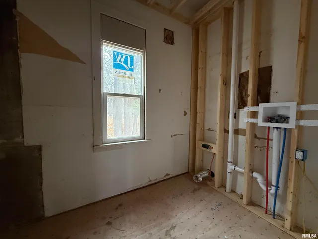 $32,500 | 409 North McArthur Street, Macomb, IL 61455