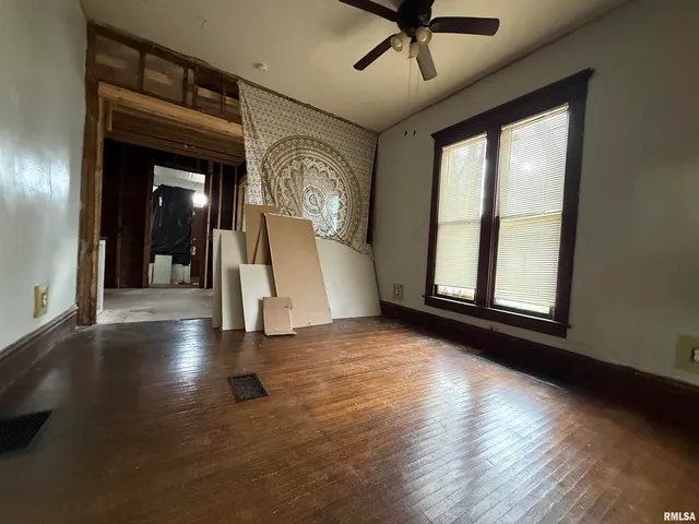 $32,500 | 409 North McArthur Street, Macomb, IL 61455