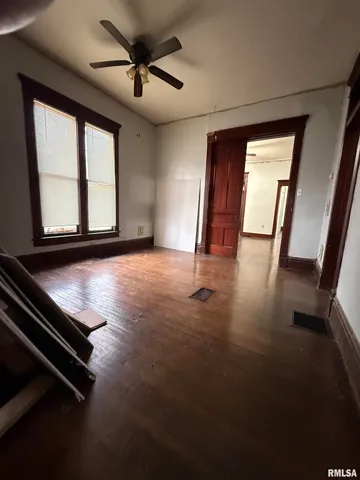 $32,500 | 409 North McArthur Street, Macomb, IL 61455