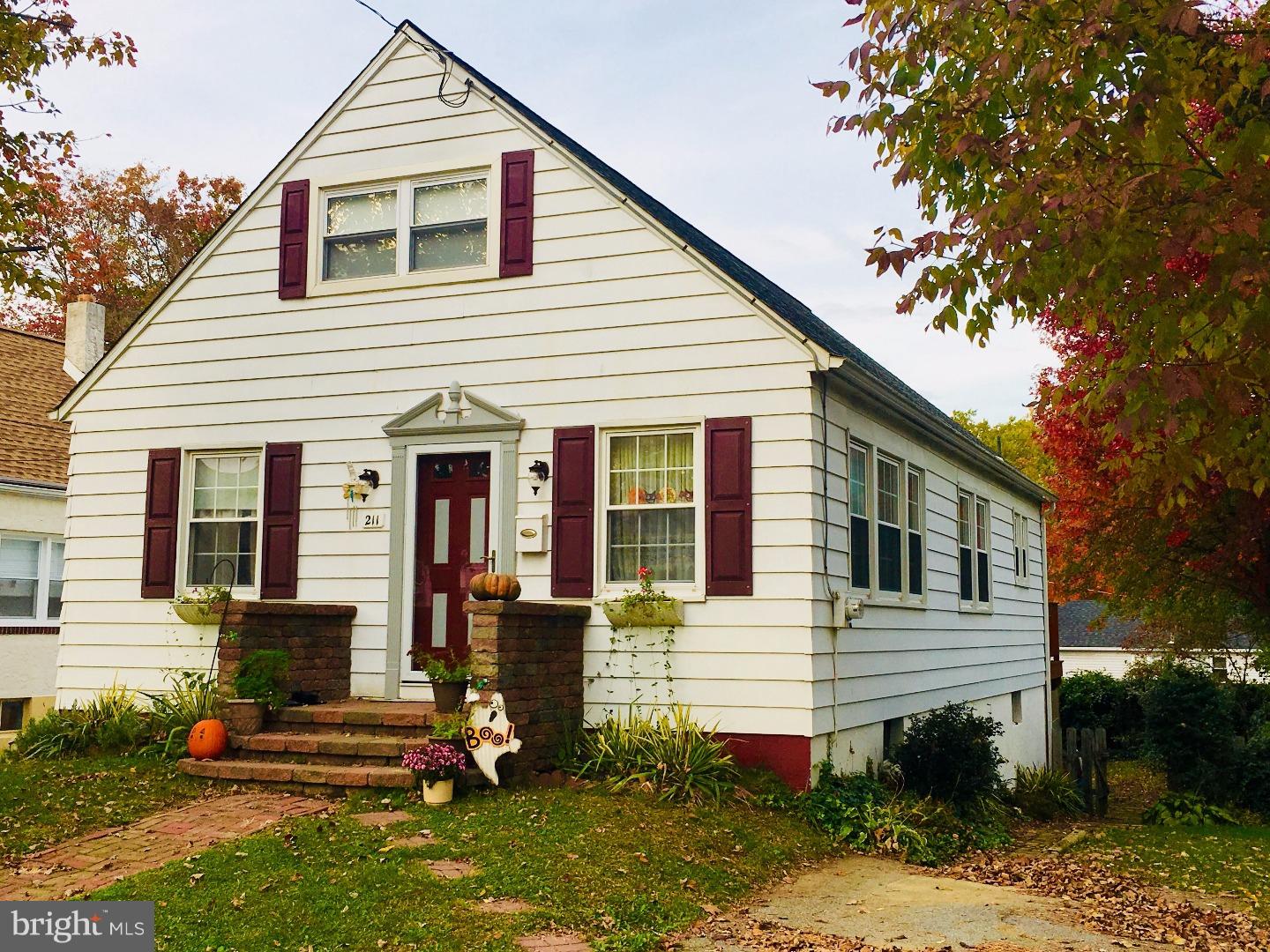 211 Willow Road Wallingford, PA 19086 - Photo 1 of 17 Gallery Image 1