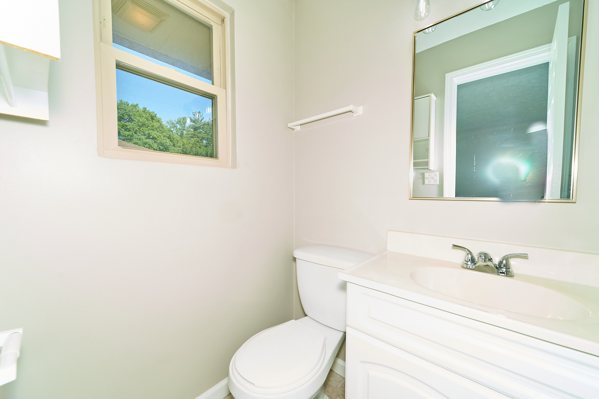 4526 Radnor Road Indianapolis, IN 46226 - Photo 13 of 26 Gallery Image 13
