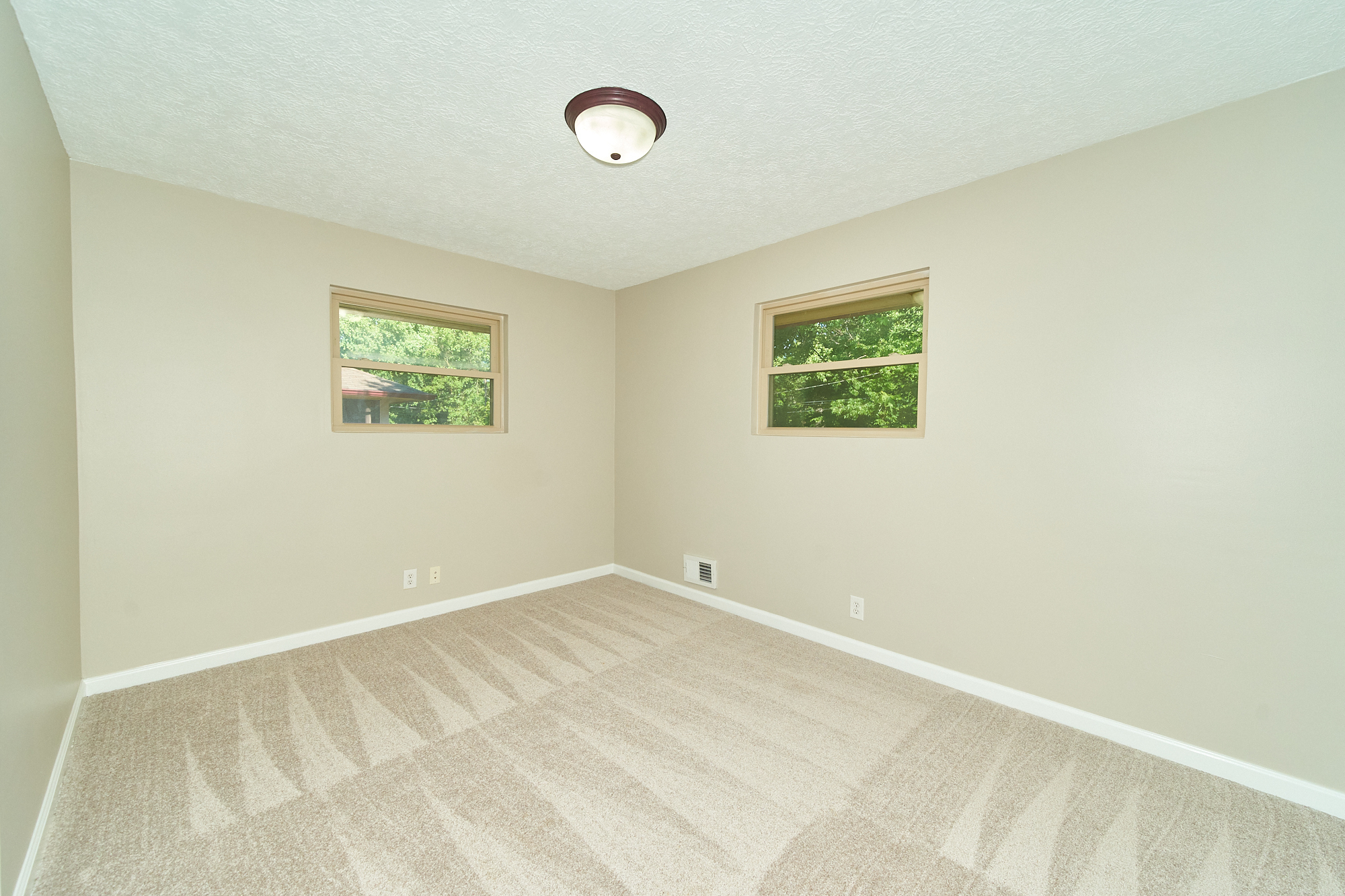 4526 Radnor Road Indianapolis, IN 46226 - Photo 18 of 26 Gallery Image 18